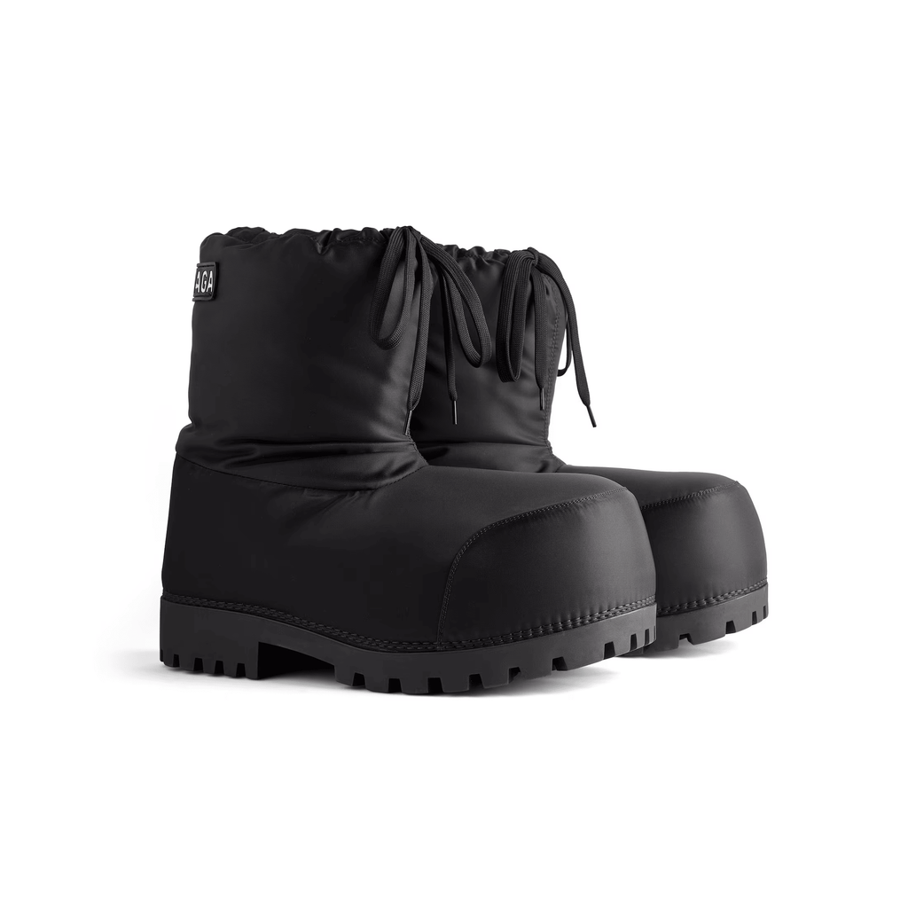 Alaska Low Boot in black nylon
