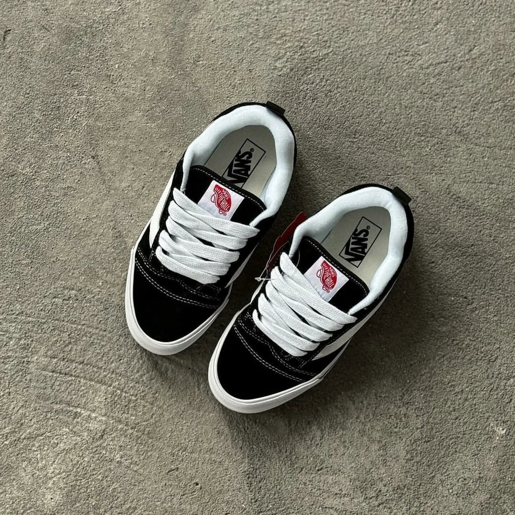 Knu Skool Black White