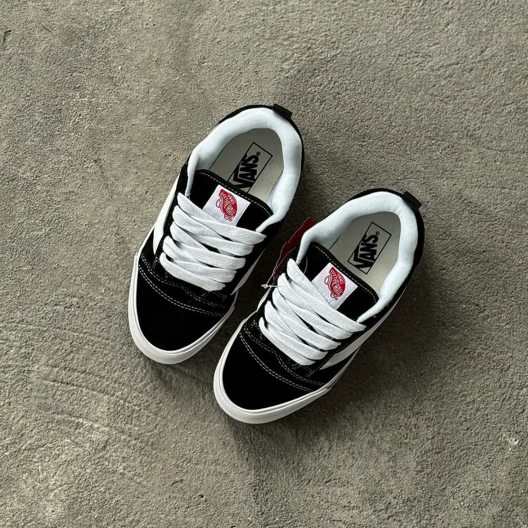 Knu Skool Black White