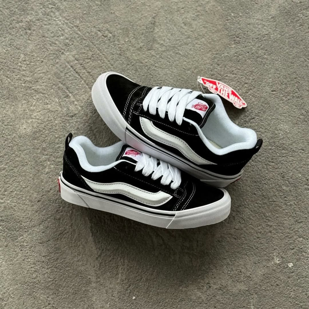 Knu Skool Black White