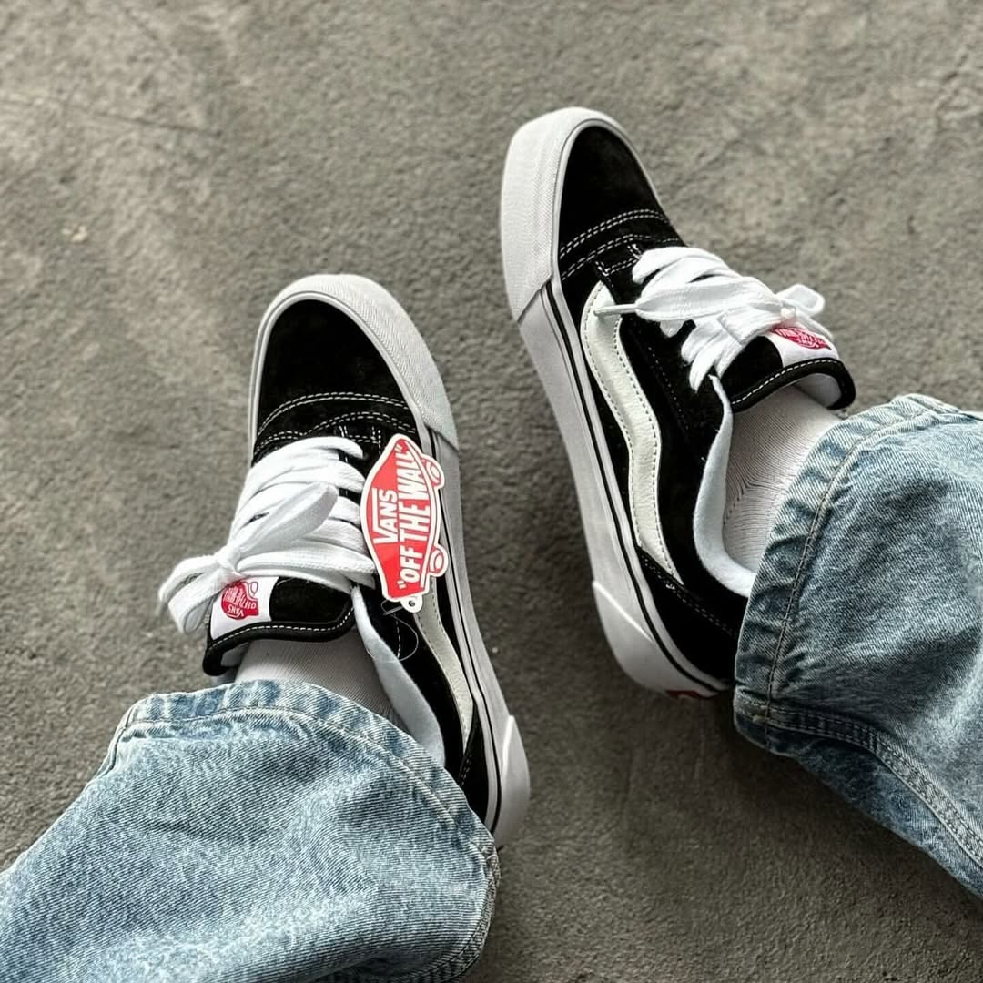 Knu Skool Black White