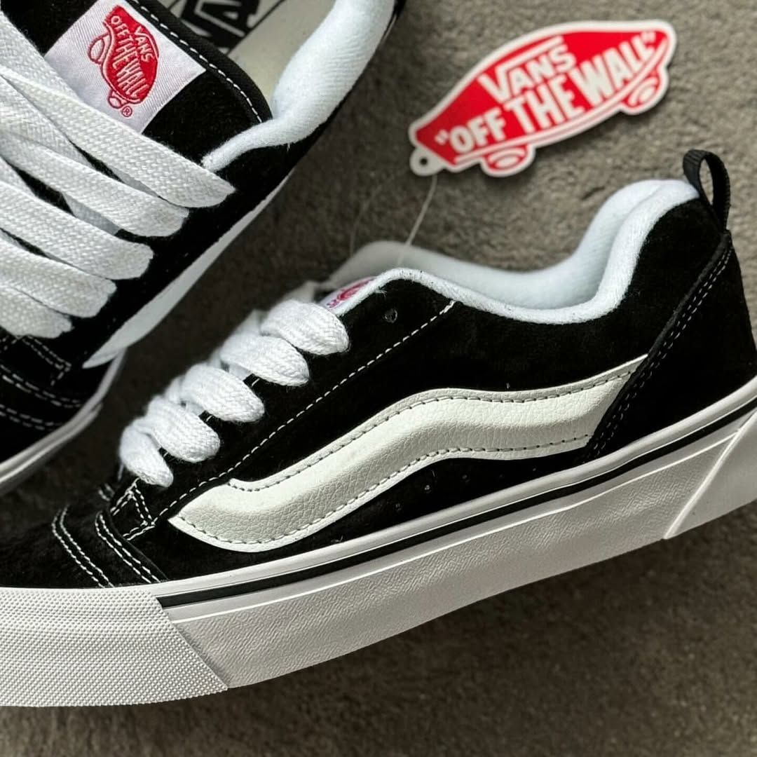 Knu Skool Black White